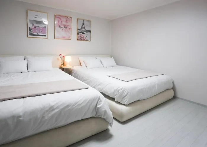 Appartement Premium Spacious House,hongik 1 Stop,hapjeong Station 3 Minutes On Foot,free Laundry And Drying,good For Family And Friends Gathering,3r4b,9 People