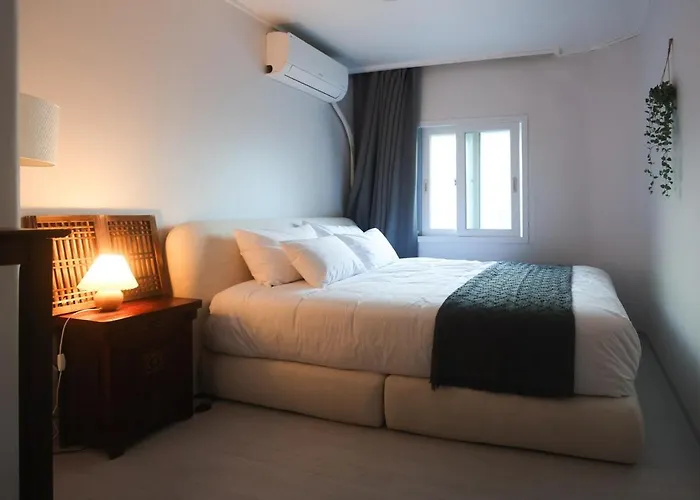 Premium Spacious House,hongik 1 Stop,hapjeong Station 3 Minutes On Foot,free Laundry And Drying,good For Family And Friends Gathering,3r4b,9 People Séoul