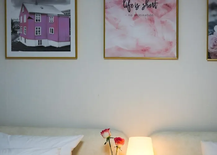 Appartement Premium Spacious House,hongik 1 Stop,hapjeong Station 3 Minutes On Foot,free Laundry And Drying,good For Family And Friends Gathering,3r4b,9 People *