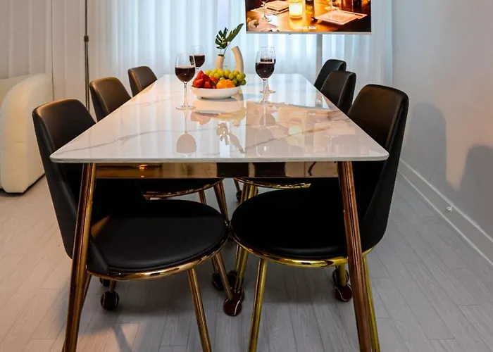 Appartement Premium Spacious House,hongik 1 Stop,hapjeong Station 3 Minutes On Foot,free Laundry And Drying,good For Family And Friends Gathering,3r4b,9 People *