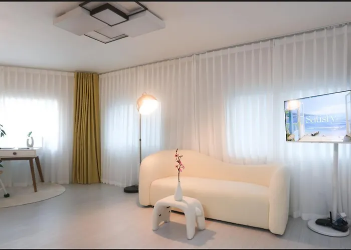 Premium Spacious House,hongik 1 Stop,hapjeong Station 3 Minutes On Foot,free Laundry And Drying,good For Family And Friends Gathering,3r4b,9 People Appartement