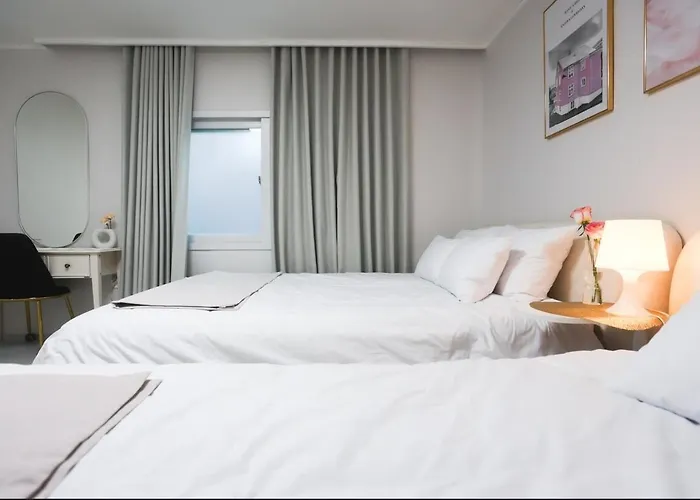 Premium Spacious House,hongik 1 Stop,hapjeong Station 3 Minutes On Foot,free Laundry And Drying,good For Family And Friends Gathering,3r4b,9 People Appartement Séoul
