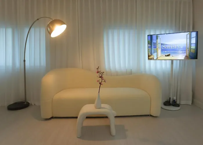 Appartement Premium Spacious House,hongik 1 Stop,hapjeong Station 3 Minutes On Foot,free Laundry And Drying,good For Family And Friends Gathering,3r4b,9 People Séoul