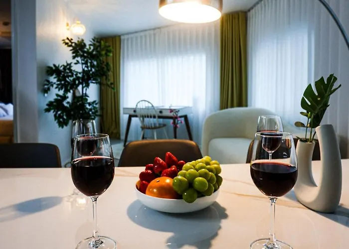 Premium Spacious House,hongik 1 Stop,hapjeong Station 3 Minutes On Foot,free Laundry And Drying,good For Family And Friends Gathering,3r4b,9 People Séoul