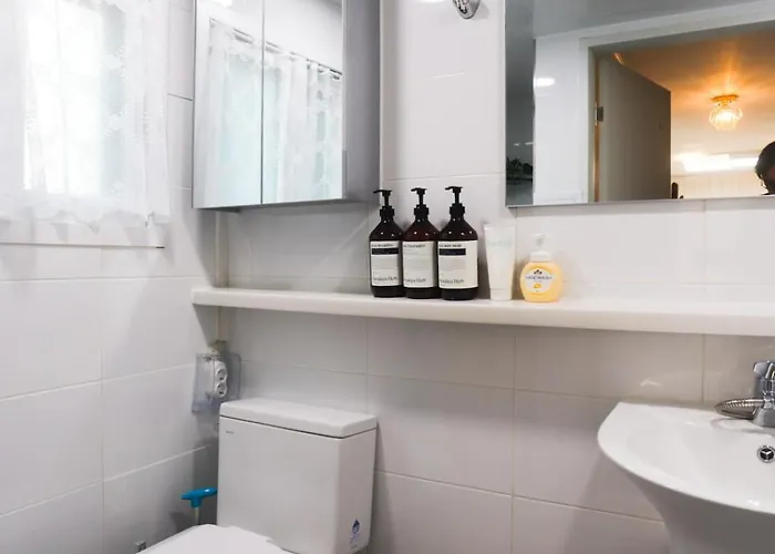 Premium Spacious House,hongik 1 Stop,hapjeong Station 3 Minutes On Foot,free Laundry And Drying,good For Family And Friends Gathering,3r4b,9 People * Séoul