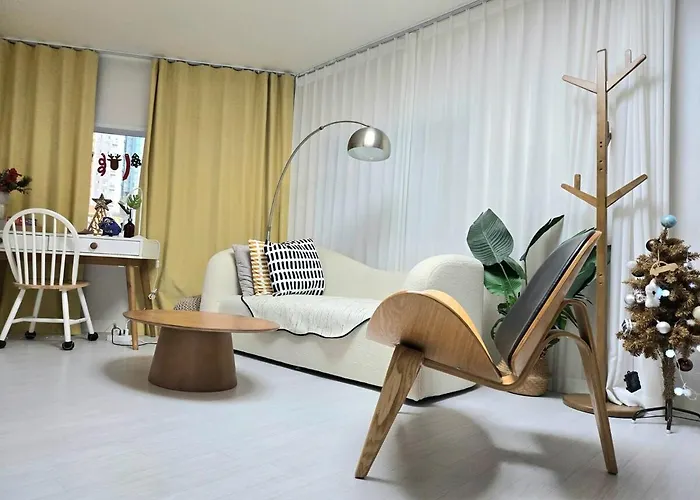 Premium Spacious House,hongik 1 Stop,hapjeong Station 3 Minutes On Foot,free Laundry And Drying,good For Family And Friends Gathering,3r4b,9 People Appartement