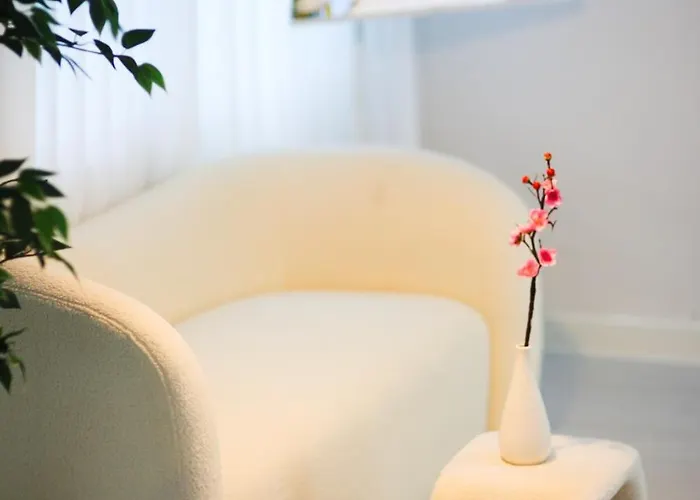 Appartement Premium Spacious House,hongik 1 Stop,hapjeong Station 3 Minutes On Foot,free Laundry And Drying,good For Family And Friends Gathering,3r4b,9 People *