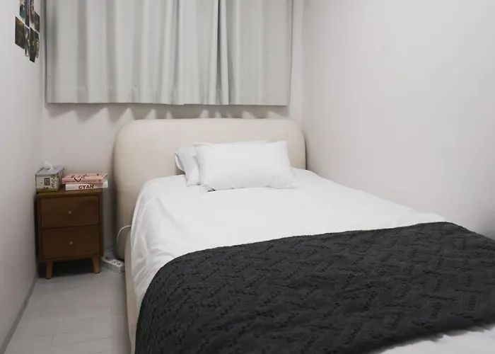 Premium Spacious House,hongik 1 Stop,hapjeong Station 3 Minutes On Foot,free Laundry And Drying,good For Family And Friends Gathering,3r4b,9 People
