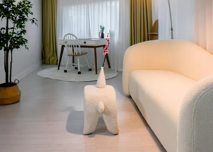 Premium Spacious House,hongik 1 Stop,hapjeong Station 3 Minutes On Foot,free Laundry And Drying,good For Family And Friends Gathering,3r4b,9 People * Séoul
