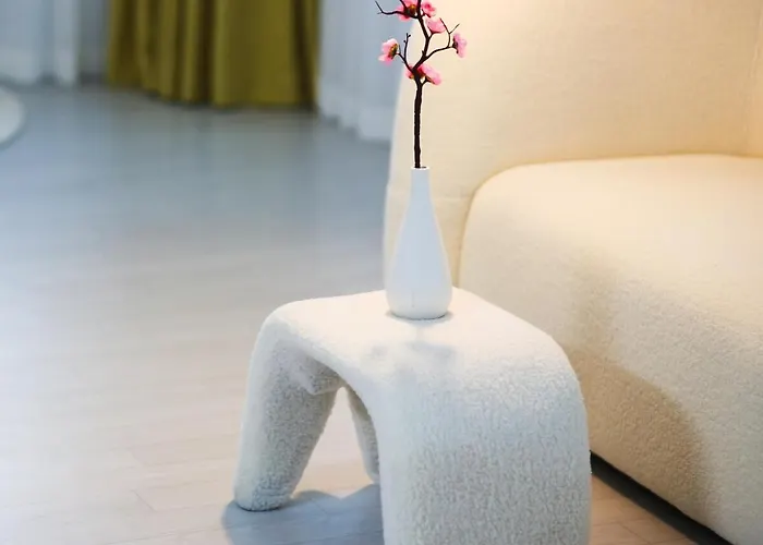 Appartement Premium Spacious House,hongik 1 Stop,hapjeong Station 3 Minutes On Foot,free Laundry And Drying,good For Family And Friends Gathering,3r4b,9 People *