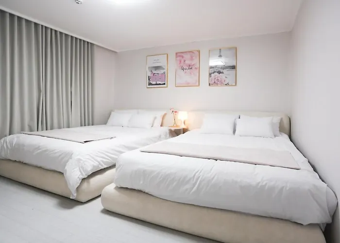 Premium Spacious House,hongik 1 Stop,hapjeong Station 3 Minutes On Foot,free Laundry And Drying,good For Family And Friends Gathering,3r4b,9 People Appartement